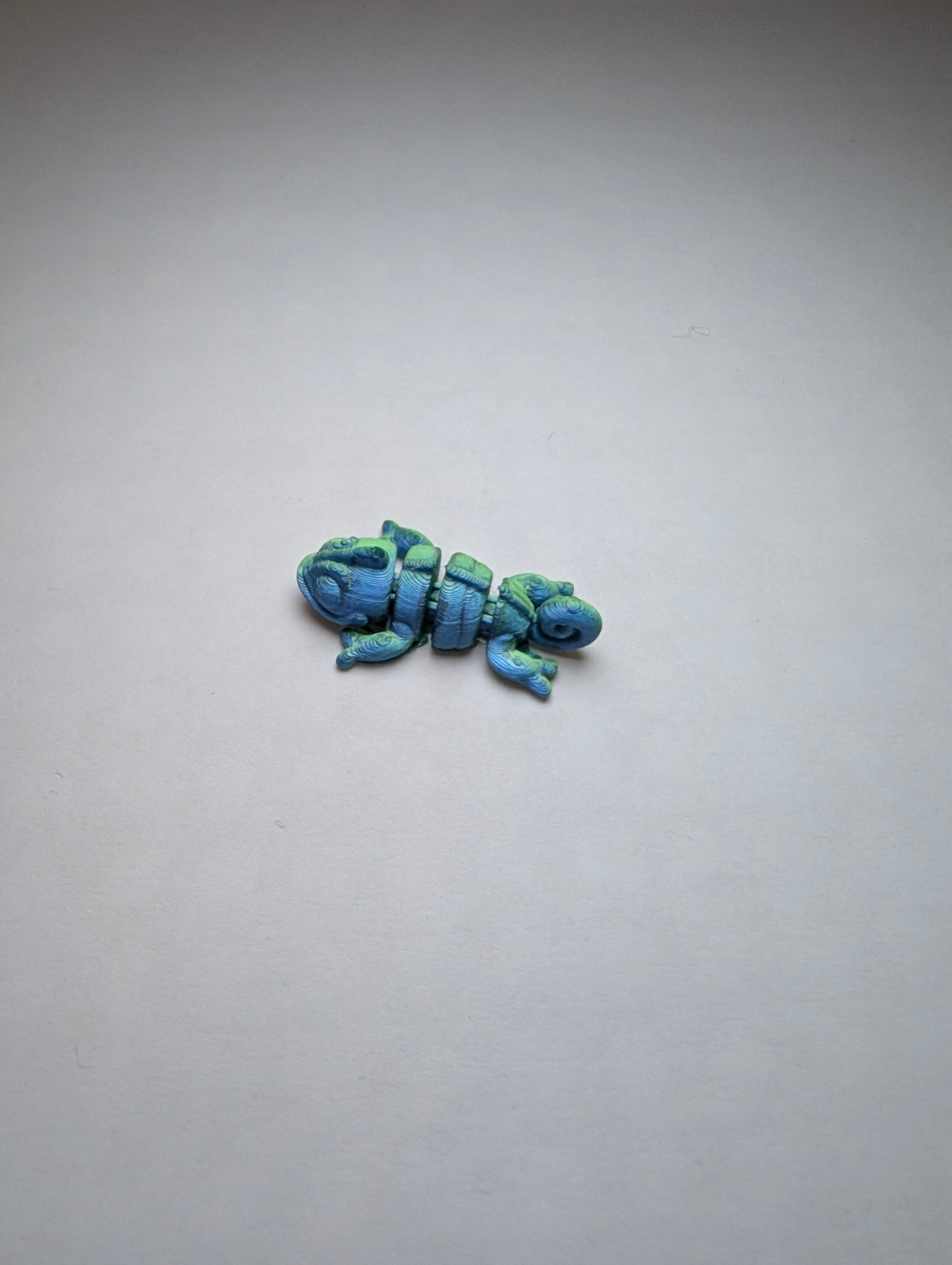 The Azure-Emerald Chameleon – The Master of Disguise (That You Can’t Miss)