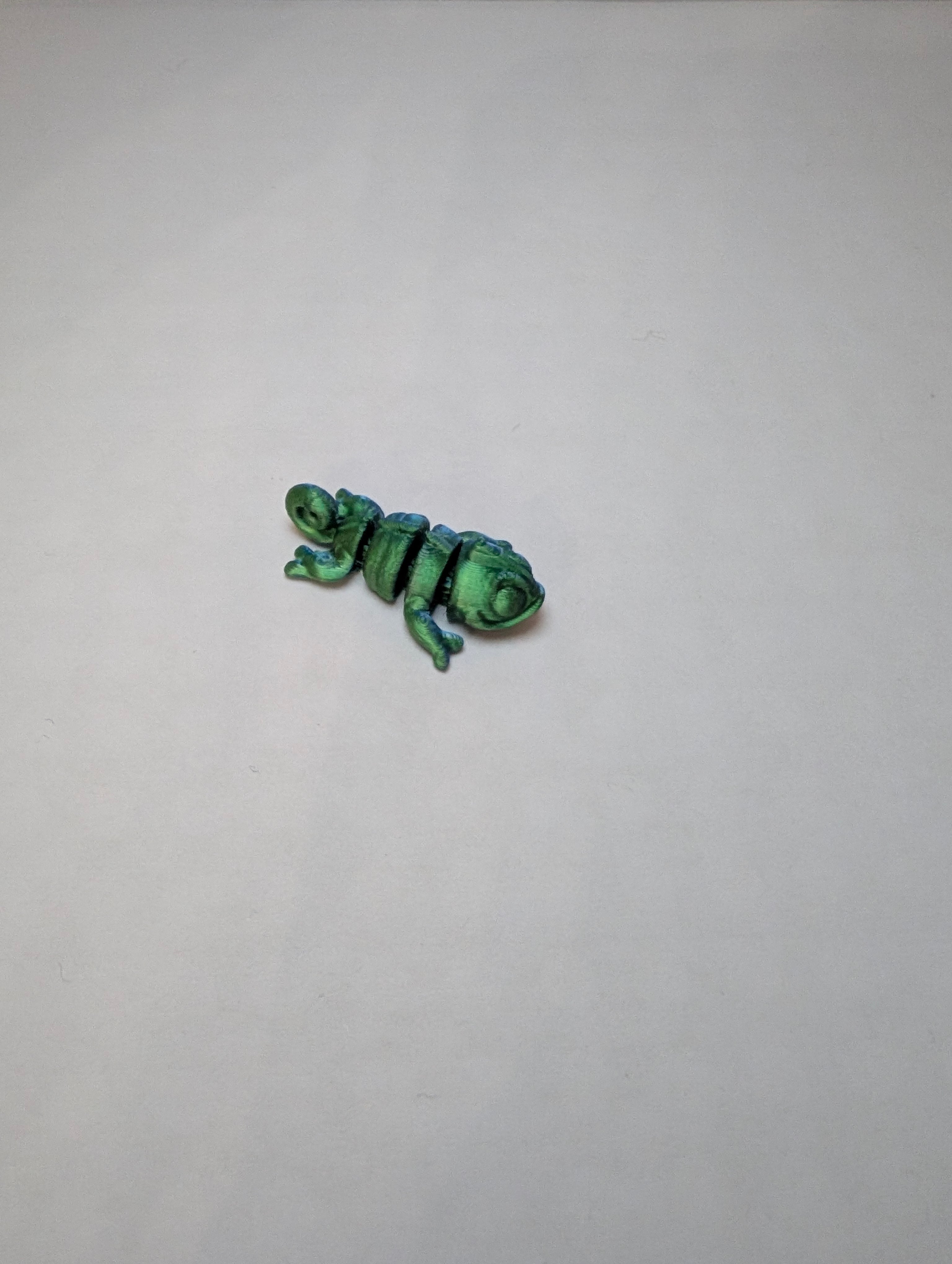 The Azure-Emerald Chameleon – The Master of Disguise (That You Can’t Miss)