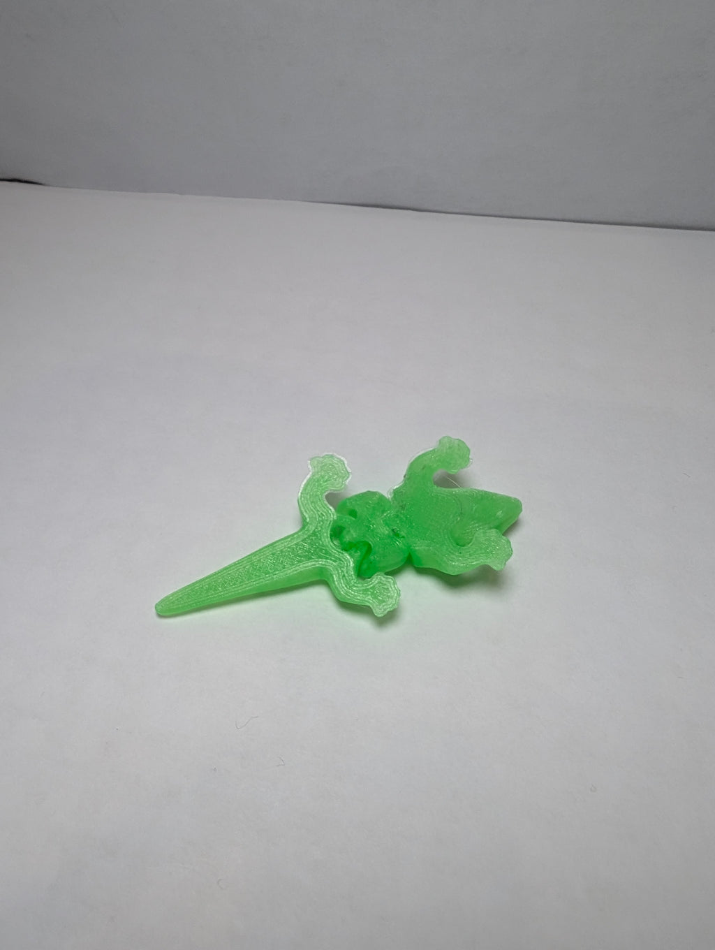 The Luminous Flexi-Gecko – Your Desk’s Little Night Light